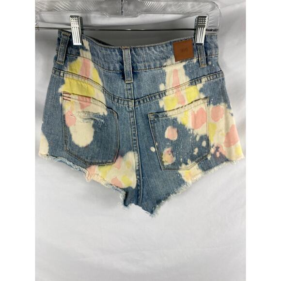 BDG High Rise Dree Paint Splatter Cheeky Cutoff Jean Shorts Size 25W - Picture 8 of 8